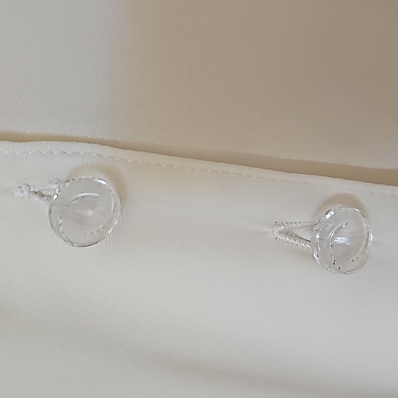 Women's off-white button down blouse - Picture 4 of 7